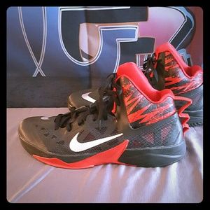 Nike Basketball Shoes Red & Black size 15 EUC